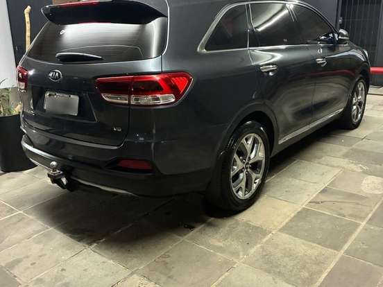 KIA-SORENTO-3.3 V6 GASOLINA EX 7L AUTOMATICO KIA-SORENTO-2016