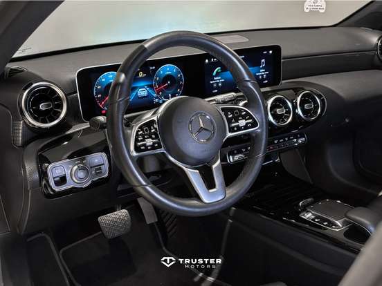 MERCEDES-BENZ-A 250-2019