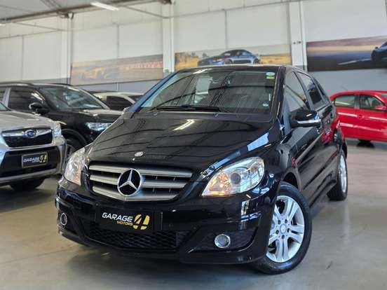 MERCEDES-BENZ-B 180-1.7 8V GASOLINA 4P AUTOMÁTICO MERCEDES-BENZ-B 180-2011