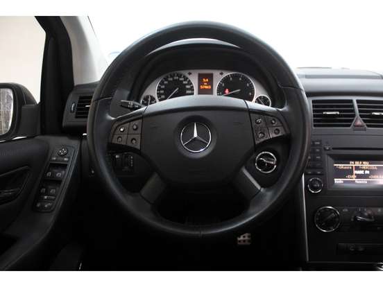 MERCEDES-BENZ-B 180-1.7 8V GASOLINA 4P AUTOMÁTICO MERCEDES-BENZ-B 180-2010
