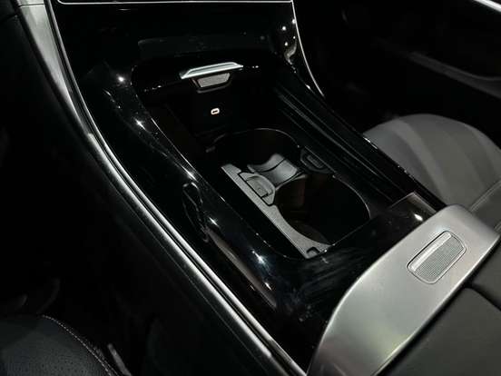 MERCEDES-BENZ-C 200-2023