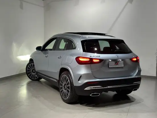 MERCEDES-BENZ-GLA 200-2026