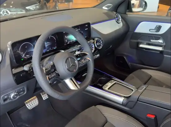 MERCEDES-BENZ-GLA 200-2026