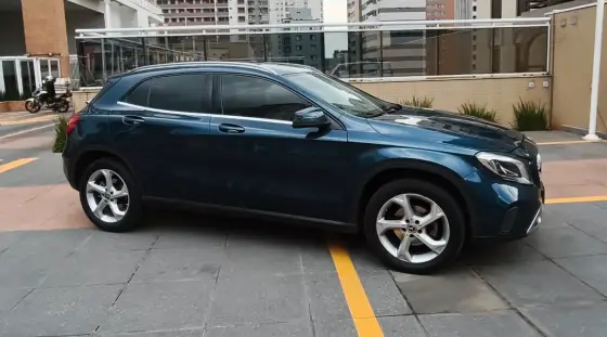 MERCEDES-BENZ GLA 200 1.6 CGI FLEX ADVANCE 7G-DCT