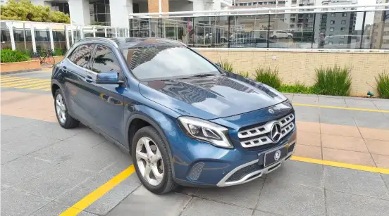 MERCEDES-BENZ-GLA 200-2019