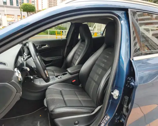 MERCEDES-BENZ-GLA 200-2019