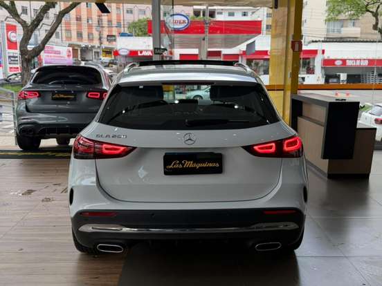 MERCEDES-BENZ-GLA 200-2022