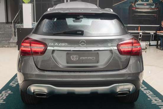 MERCEDES-BENZ-GLA 200-2018