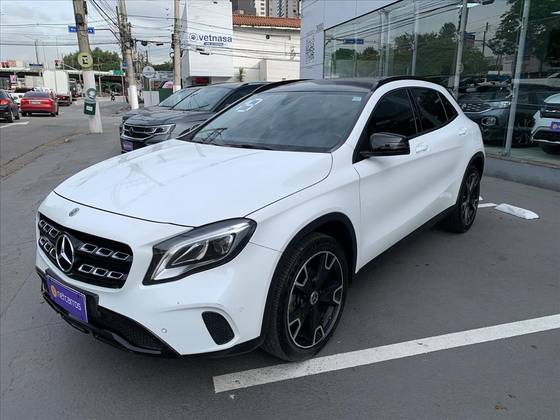 MERCEDES-BENZ GLA 200 1.6 CGI FLEX ADVANCE 7G-DCT