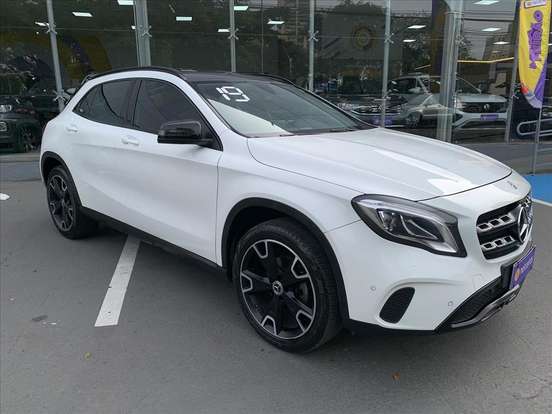 MERCEDES-BENZ-GLA 200-2019