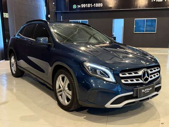 MERCEDES-BENZ-GLA 200-2019