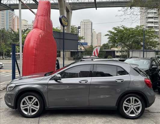MERCEDES-BENZ-GLA 200-2015
