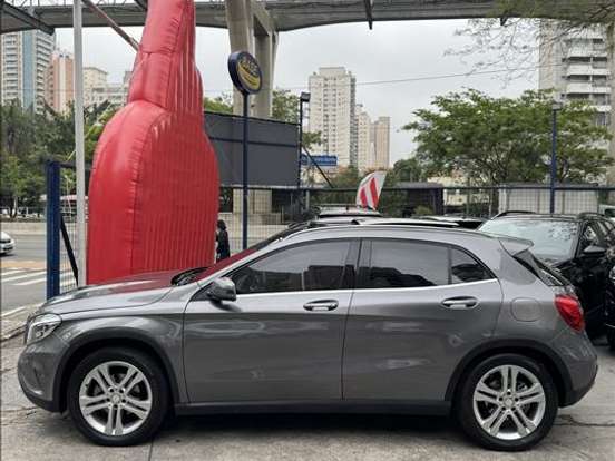 MERCEDES-BENZ-GLA 200-1.6 CGI VISION 16V TURBO FLEX 4P AUTOMÁTICO MERCEDES-BENZ-GLA 200-2015