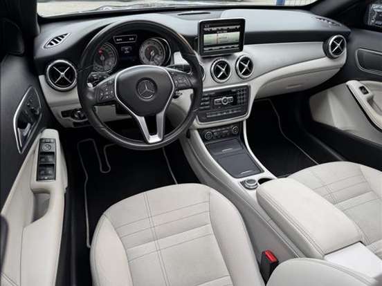 MERCEDES-BENZ-GLA 200-1.6 CGI VISION 16V TURBO FLEX 4P AUTOMÁTICO MERCEDES-BENZ-GLA 200-2015