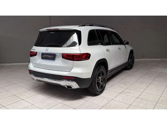 MERCEDES-BENZ-GLB 200-2021