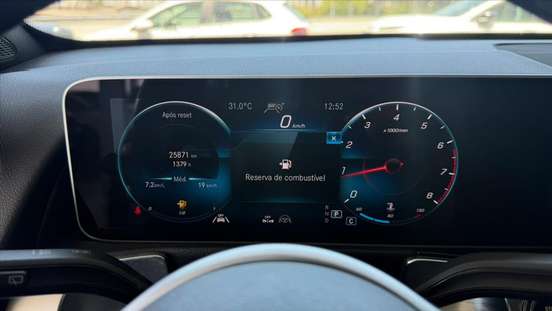 MERCEDES-BENZ-GLB 200-2020