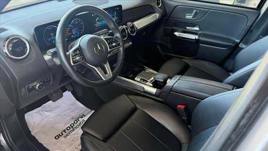 MERCEDES-BENZ-GLB 200-2020