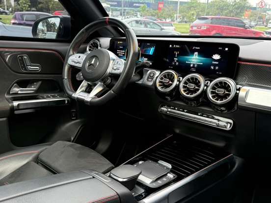 MERCEDES-BENZ-GLB 35 AMG-2022