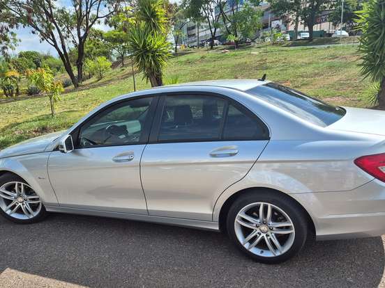 MERCEDES-BENZ-C 180-1.8 CGI CLASSIC 16V GASOLINA 4P AUTOMÁTICO MERCEDES-BENZ-C 180-2012