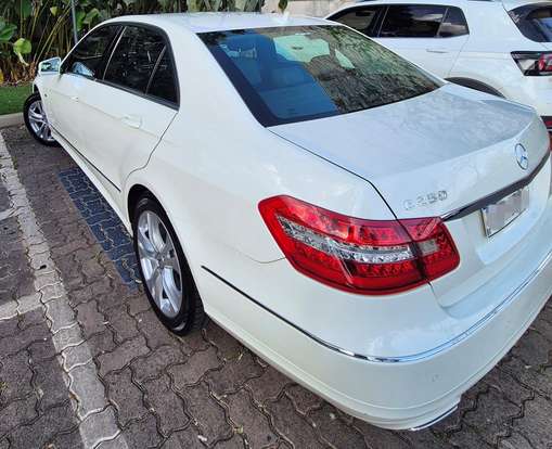 MERCEDES-BENZ-E 250-2012