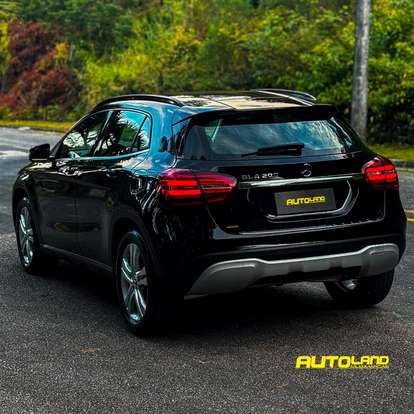 MERCEDES-BENZ-GLA 200-2019