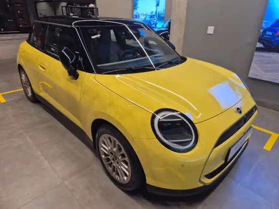 MINI COOPER 49,2 KW ELÉTRICO 2P SE