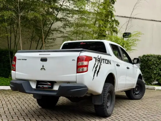 MITSUBISHI-L200 TRITON-2.4 16V TURBO DIESEL SPORT GL CD 4P 4X4 MANUAL MITSUBISHI-L200 TRITON-2021