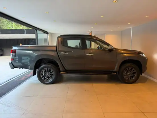 MITSUBISHI-L200 TRITON-2.4 16V TURBO DIESEL SPORT HPE CD 4P 4X4 AUTOMÁTICO MITSUBISHI-L200 TRITON-2024