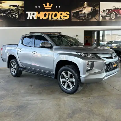 MITSUBISHI L200 TRITON 2.4 16V TURBO DIESEL SPORT HPE-S CD 4P 4X4 AUTOMÁTICO