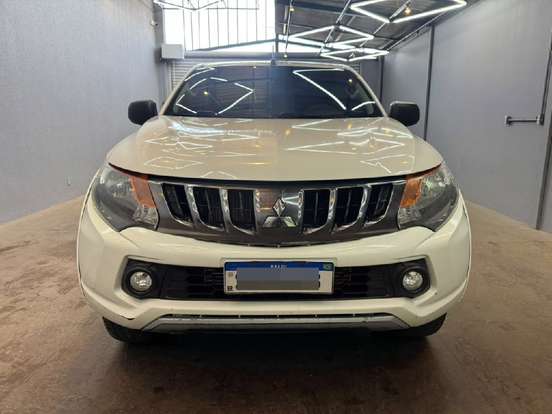 MITSUBISHI-L200 TRITON-2.4 16V TURBO DIESEL GLS CD 4X4 AUTOMÁTICO MITSUBISHI-L200 TRITON-2023