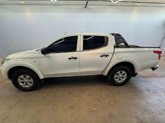 MITSUBISHI-L200 TRITON-2.4 16V TURBO DIESEL GLS CD 4X4 AUTOMÁTICO MITSUBISHI-L200 TRITON-2023