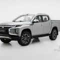MITSUBISHI L200 TRITON 2.4 16V TURBO DIESEL SPORT HPE CD 4P 4X4 AUTOMÁTICO MITSUBISHI L200 TRITON 2.4 16V TURBO DIESEL SPORT HPE CD 4P 4X4 AUTOMÁTICO