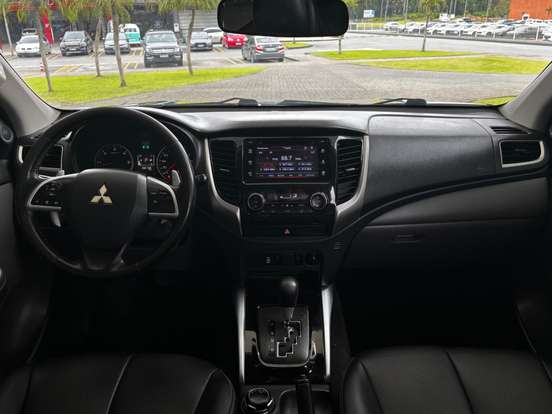 MITSUBISHI-L200 TRITON-2.4 16V TURBO DIESEL SPORT HPE-S CD 4P 4X4 AUTOMÁTICO MITSUBISHI-L200 TRITON-2017