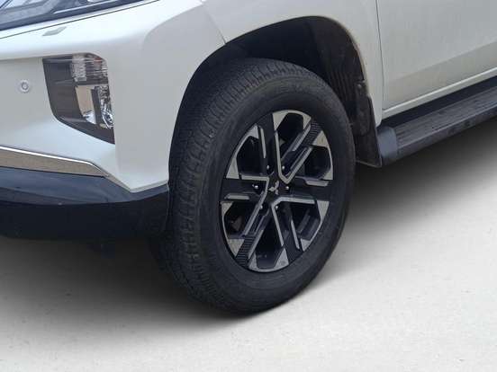 MITSUBISHI-L200 TRITON-2.4 16V TURBO DIESEL SPORT HPE-S CD 4P 4X4 AUTOMÁTICO MITSUBISHI-L200 TRITON-2024