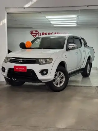 MITSUBISHI L200 TRITON 3.2 HPE 4X4 CD 16V TURBO INTERCOOLER DIESEL 4P AUTOMÁTICO