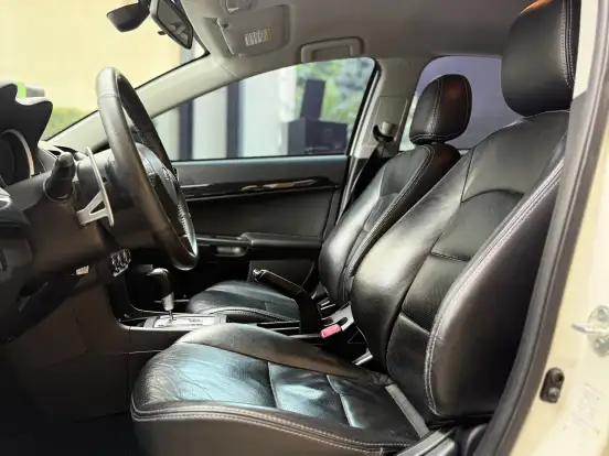MITSUBISHI-LANCER-2.0 16V GASOLINA 4P AUTOMÁTICO MITSUBISHI-LANCER-2012