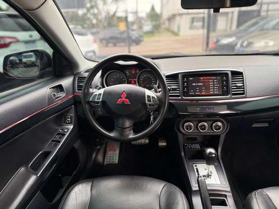 MITSUBISHI-LANCER-2015