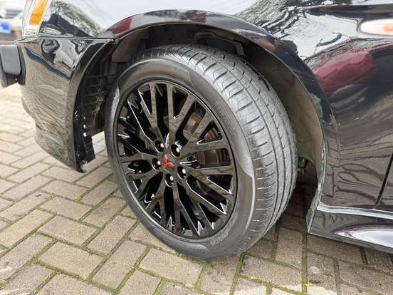 MITSUBISHI-LANCER-2015