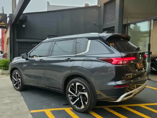 MITSUBISHI-OUTLANDER-2.4 PHEV HPE-S S-AWC DHT MITSUBISHI-OUTLANDER-2025