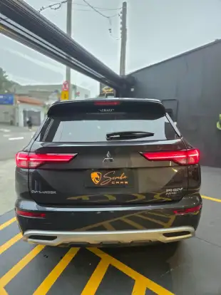 MITSUBISHI-OUTLANDER-2025