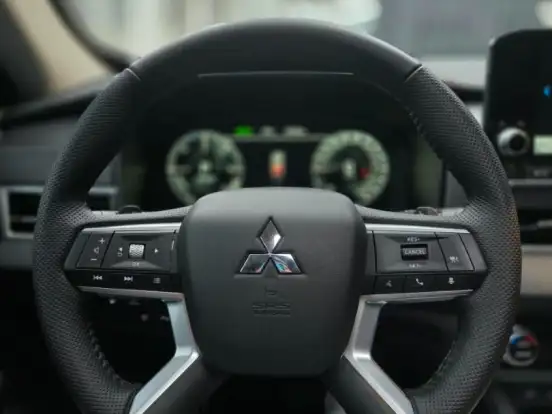 MITSUBISHI-OUTLANDER-2.4 PHEV HPE-S S-AWC DHT MITSUBISHI-OUTLANDER-2025