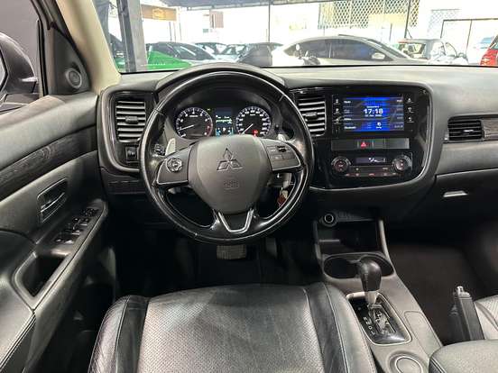 MITSUBISHI-OUTLANDER-2015