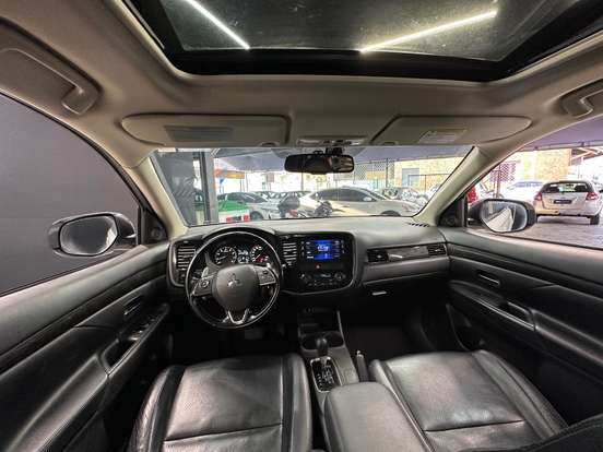 MITSUBISHI-OUTLANDER-2015
