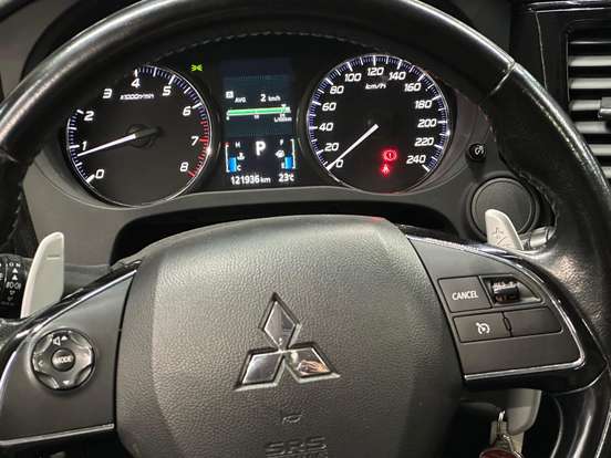 MITSUBISHI-OUTLANDER-2.0 16V GASOLINA 4P AUTOMÁTICO MITSUBISHI-OUTLANDER-2015