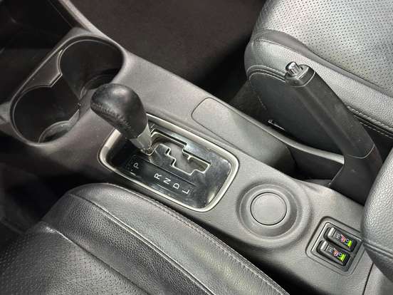 MITSUBISHI-OUTLANDER-2015