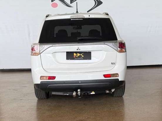 MITSUBISHI-OUTLANDER-2.0 16V GASOLINA 4P AUTOMÁTICO MITSUBISHI-OUTLANDER-2013