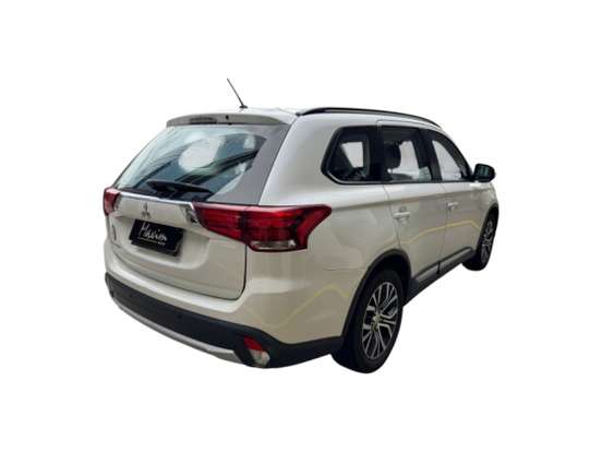 MITSUBISHI-OUTLANDER-2015