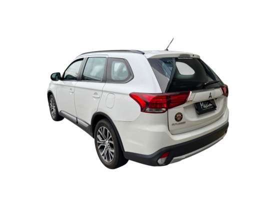 MITSUBISHI-OUTLANDER-2015