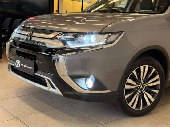MITSUBISHI-OUTLANDER-2.0 MIVEC GASOLINA HPE AUTOMÁTICO MITSUBISHI-OUTLANDER-2019