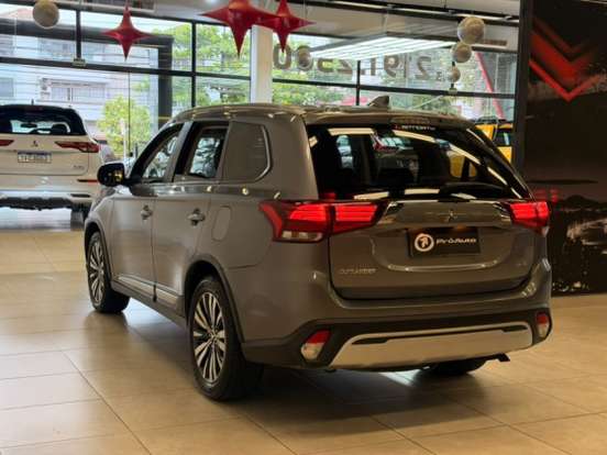 MITSUBISHI-OUTLANDER-2.0 MIVEC GASOLINA HPE AUTOMÁTICO MITSUBISHI-OUTLANDER-2019